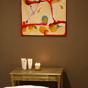 Red lily spa
